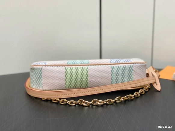 Cheap Pochette Accessoires-23.5*13.5*4CM LOUIS VUITTON 0811